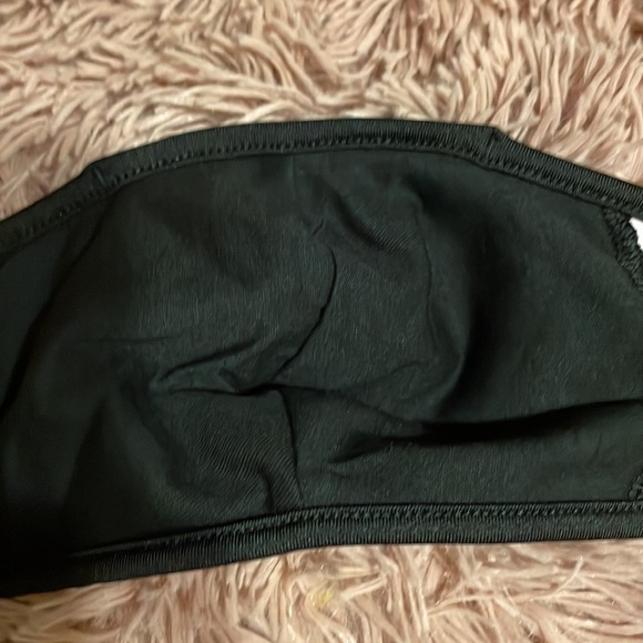 Victoria Secret Pink face mask you get 3 - Picture 4 of 5